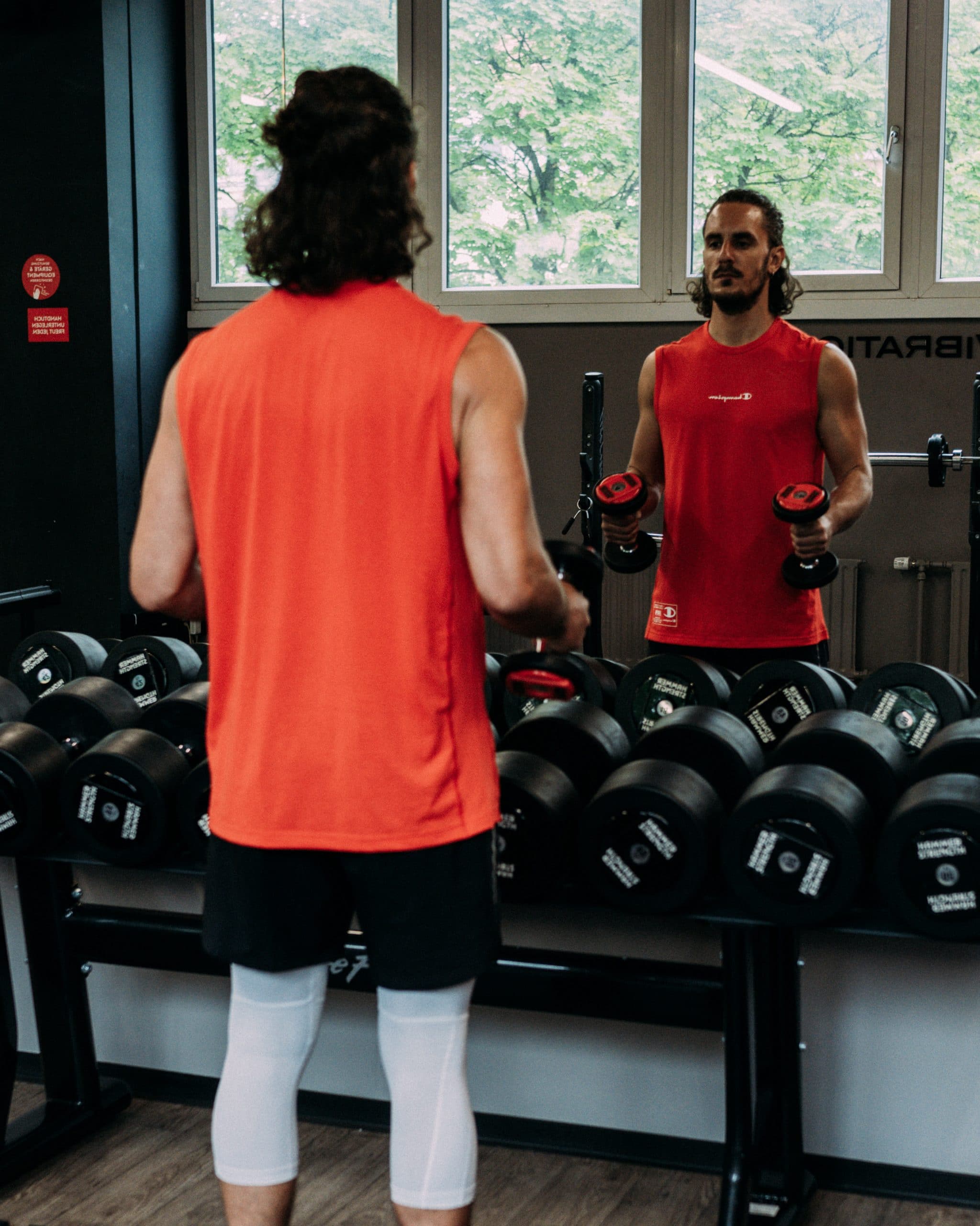 Beintraining mit Kurzhanteln